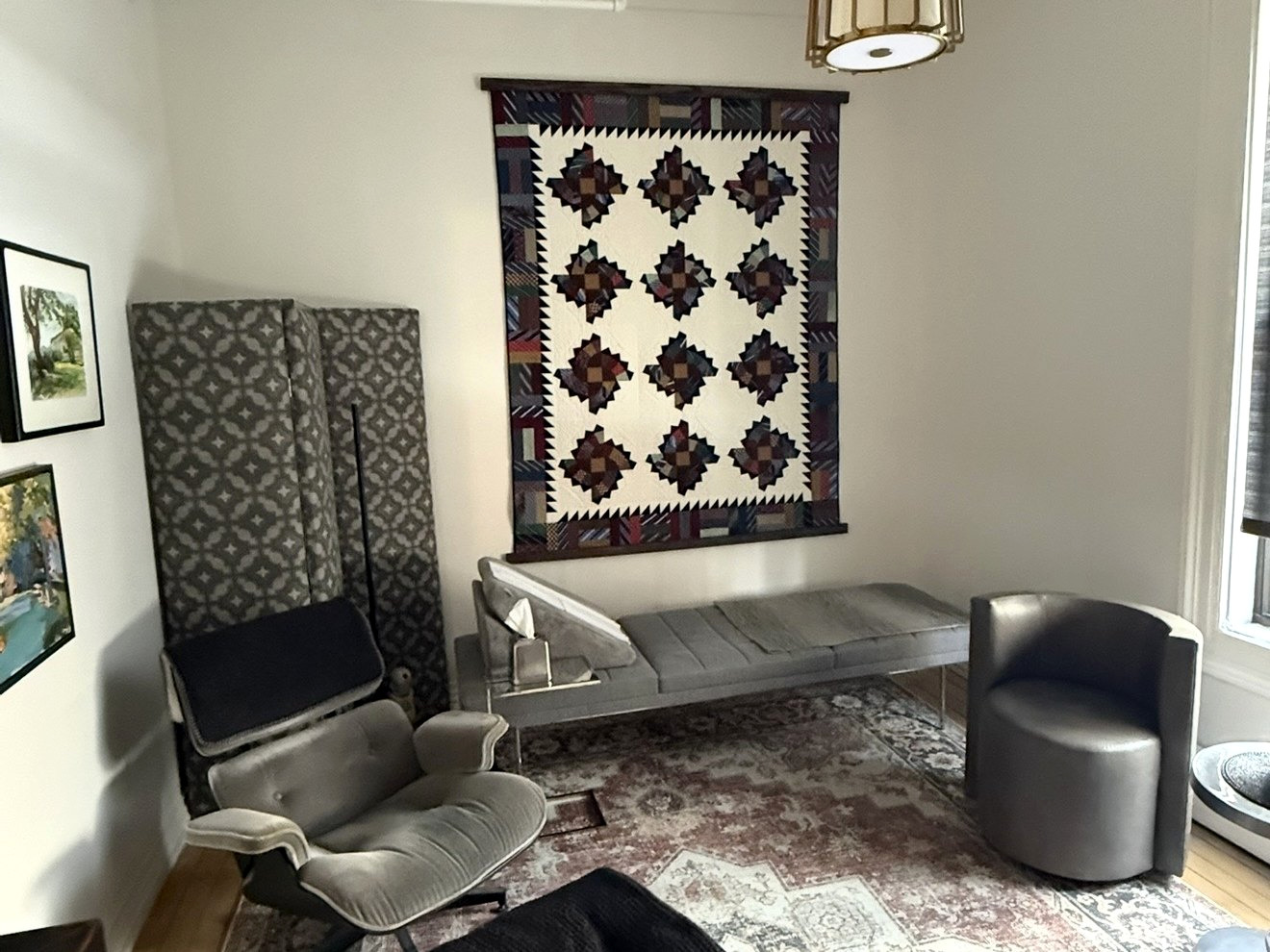 Consulting room for individual psychoanalysis